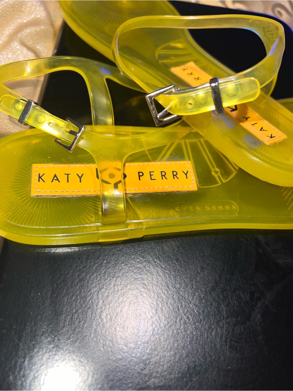 Katie Perry Yellow Jelly Sandals with Lemon Accent Size 11 - Picture 5 of 5